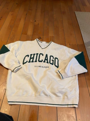 Chicago tröja  - En fin tröja från pull&bear i fint skick stl S