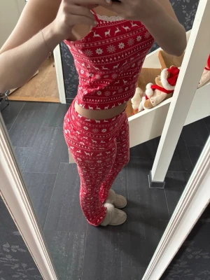 Pyjamasset Gina Tricot  - som nytt, storlek 170. passar xs/s💕💕💕