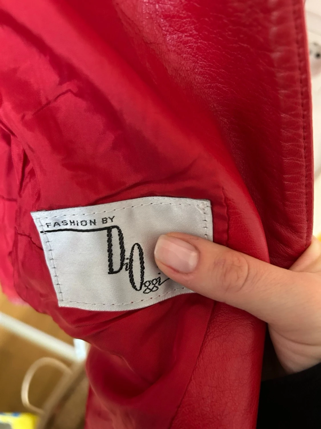 Röd skinnjacka i äkta läder – feminin passform & statement-look - 4