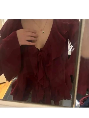 Festblus💕 - Superfin mesh volangblus❤️ Superfin❤️ Strl M men passar allt från xs-m. Använd gärna köp nu❤️