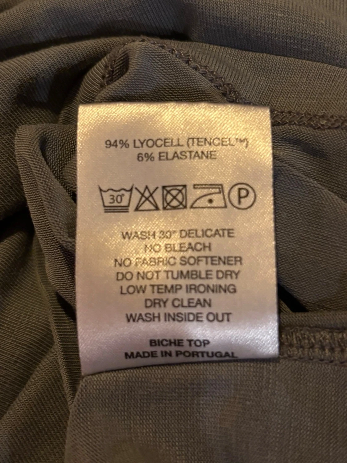 Grå topp med puffärm från Residus - 4