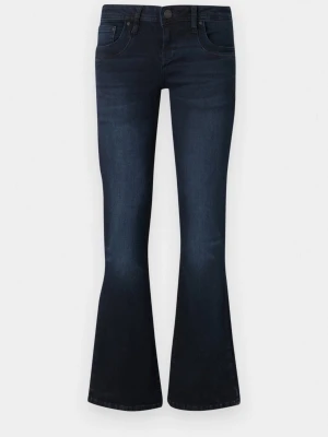 Mörkblå ltb jeans - Super snygga jeans från Ltb de är mörkblå och bootcut passform och klassisk femficksdesign. Använda sparsamt och är i bra skick de är w25 och i längden 30 och passar mig som är 155 perfekt, tveka inte på att skriva om ni har frågor eller vill se egna bilder💕