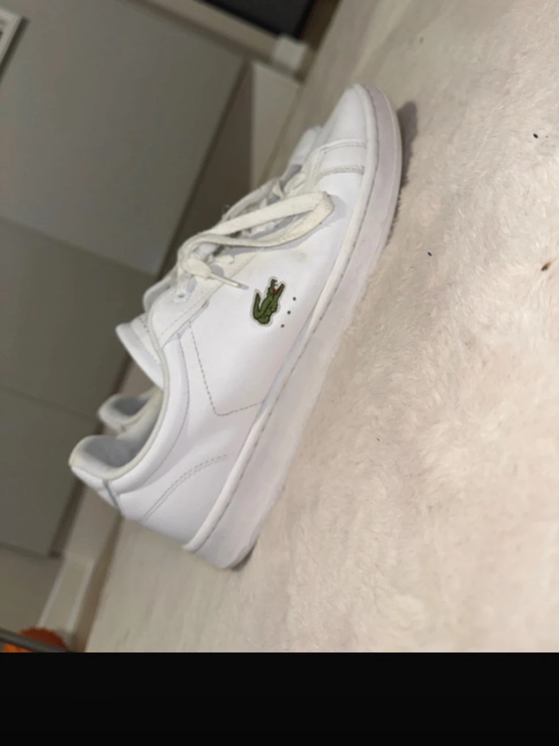 Vita sneakers från Lacoste i skinn - 1