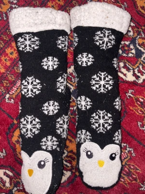 Varma sockor - Söta pingvin vintersockor