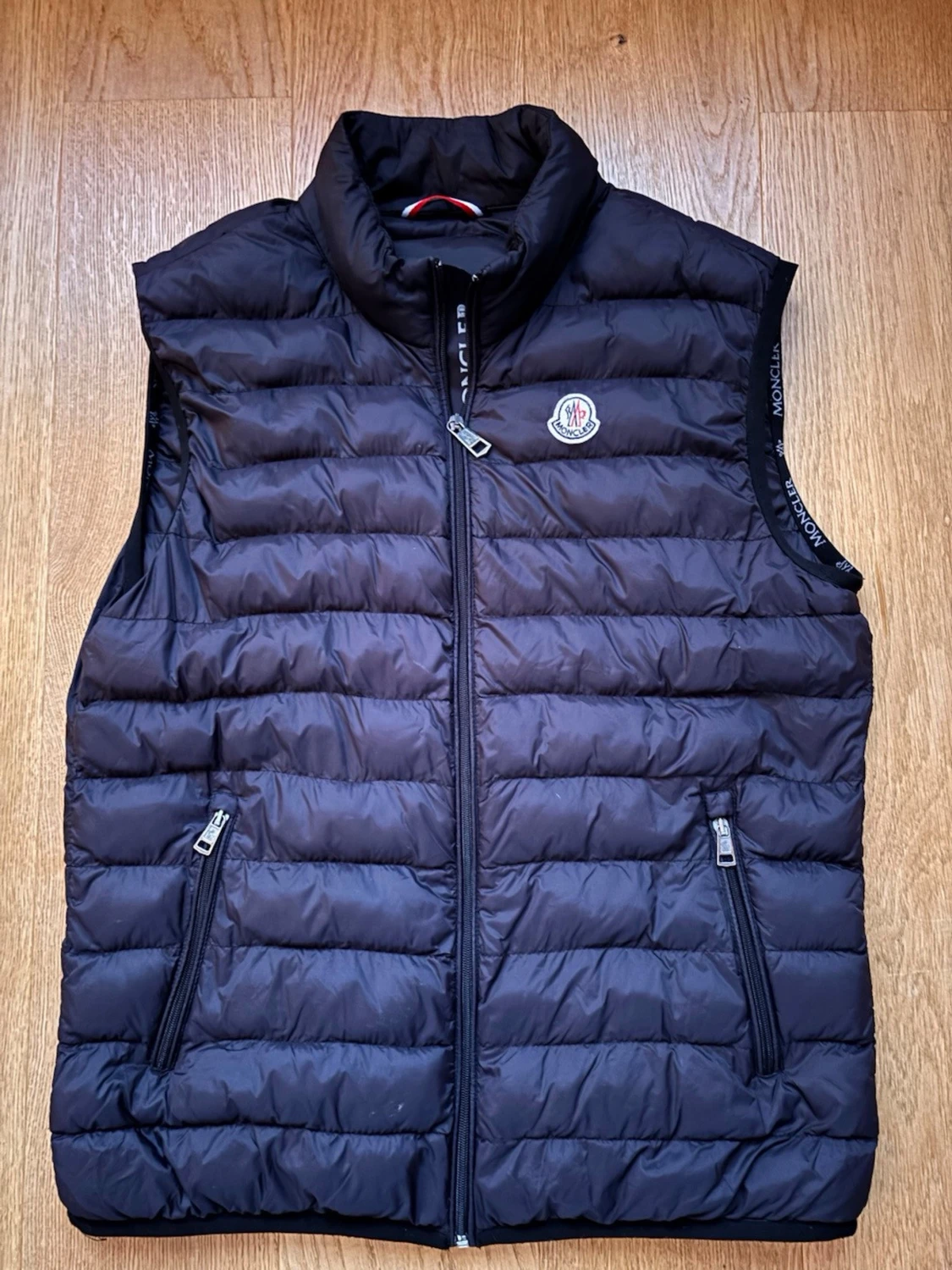 Svart dunväst från Moncler - 1