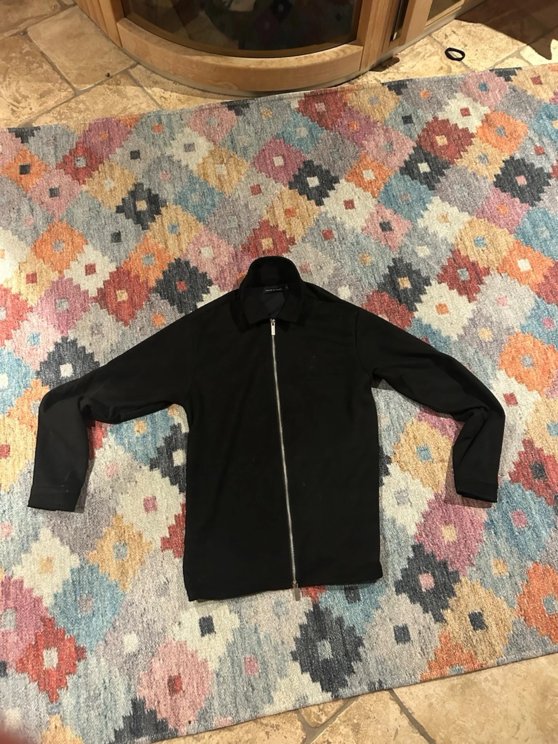 Svart overshirt med dragkedja