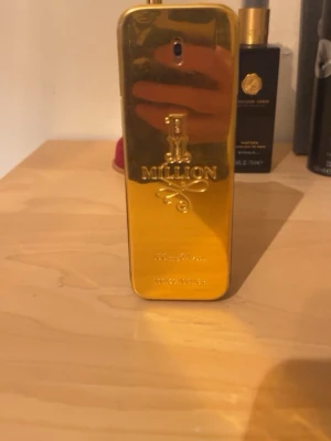 Säljer 1 million parfym - Fick den i julklapp och doften var inte för mig, 