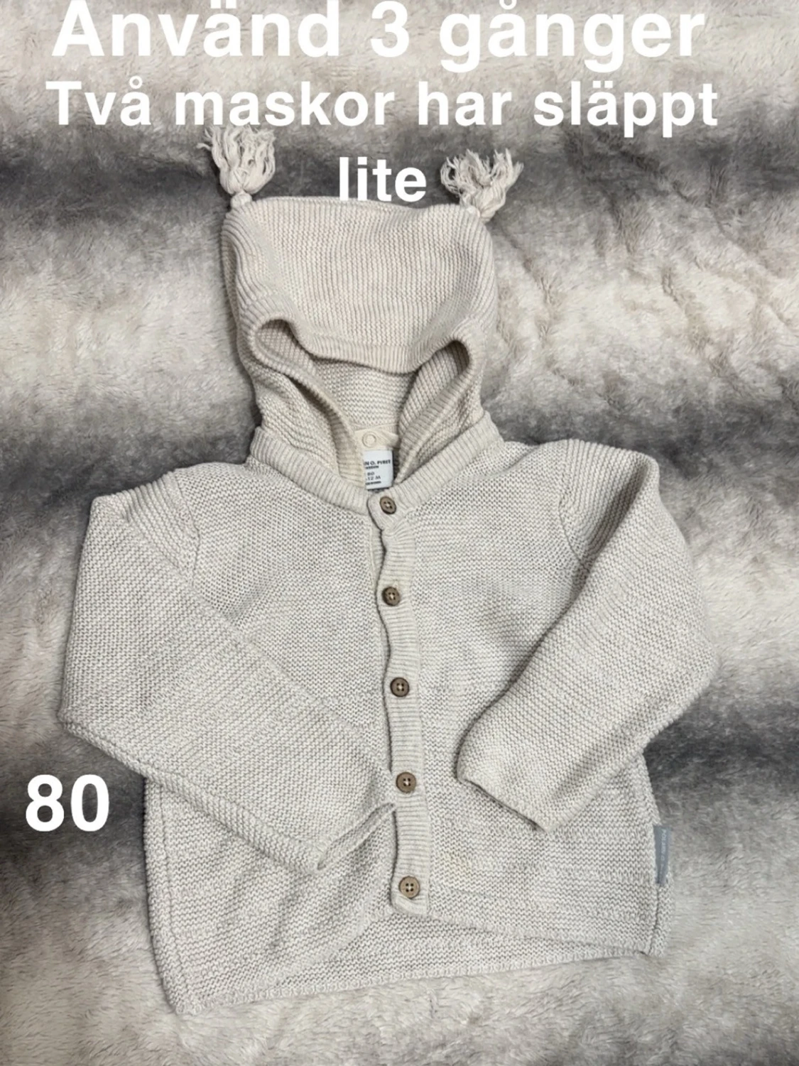 Beige stickad kofta med huva