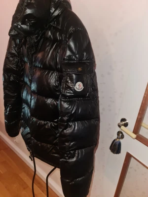 Fet jaka använd men fin - Lite sliten men fint skick