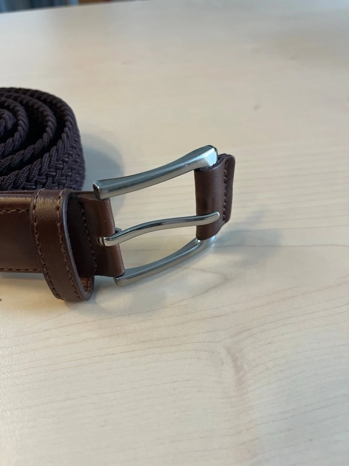 Brun flätad bälte med läderdetaljer - 1