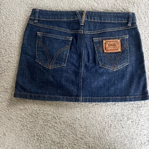 Dolde Gabbana kjol - Jeanskjol från Dolce Gabbana strlk 28(s) 💞