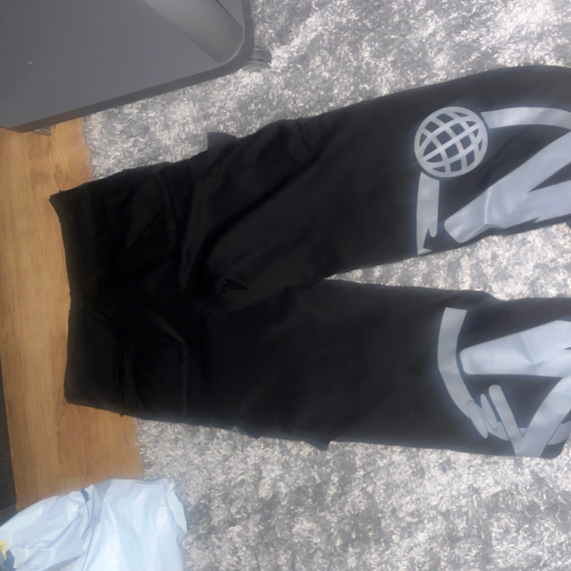 Svarta cargopants two minus - 1