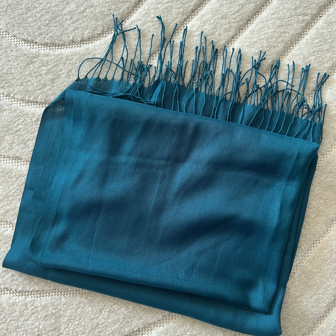 Petrolblå sjal med fransar - 3