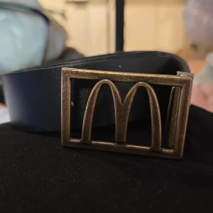 McDonald's belt/bälte - Svart bälte. Den är fläck fri och fungerar som ny. 