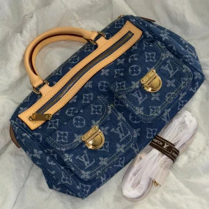 Denim väska  - Aldrig använd, inte min stil