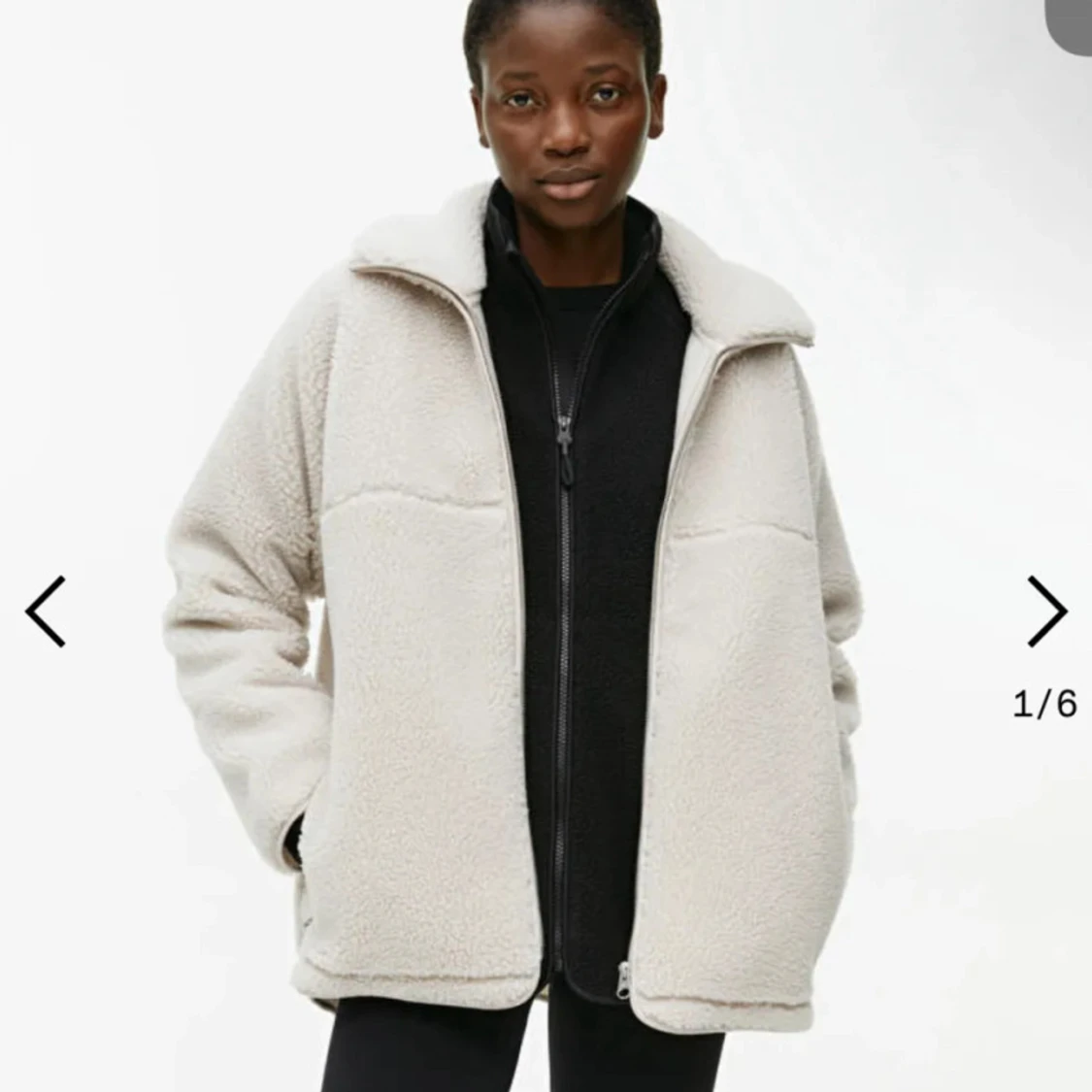 Beige teddyjacka från Arket - 3