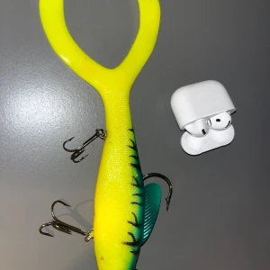 Fiskedrag jigg -  Fin gulgrön färdig riggad jigg, vikt ca 75-100g 