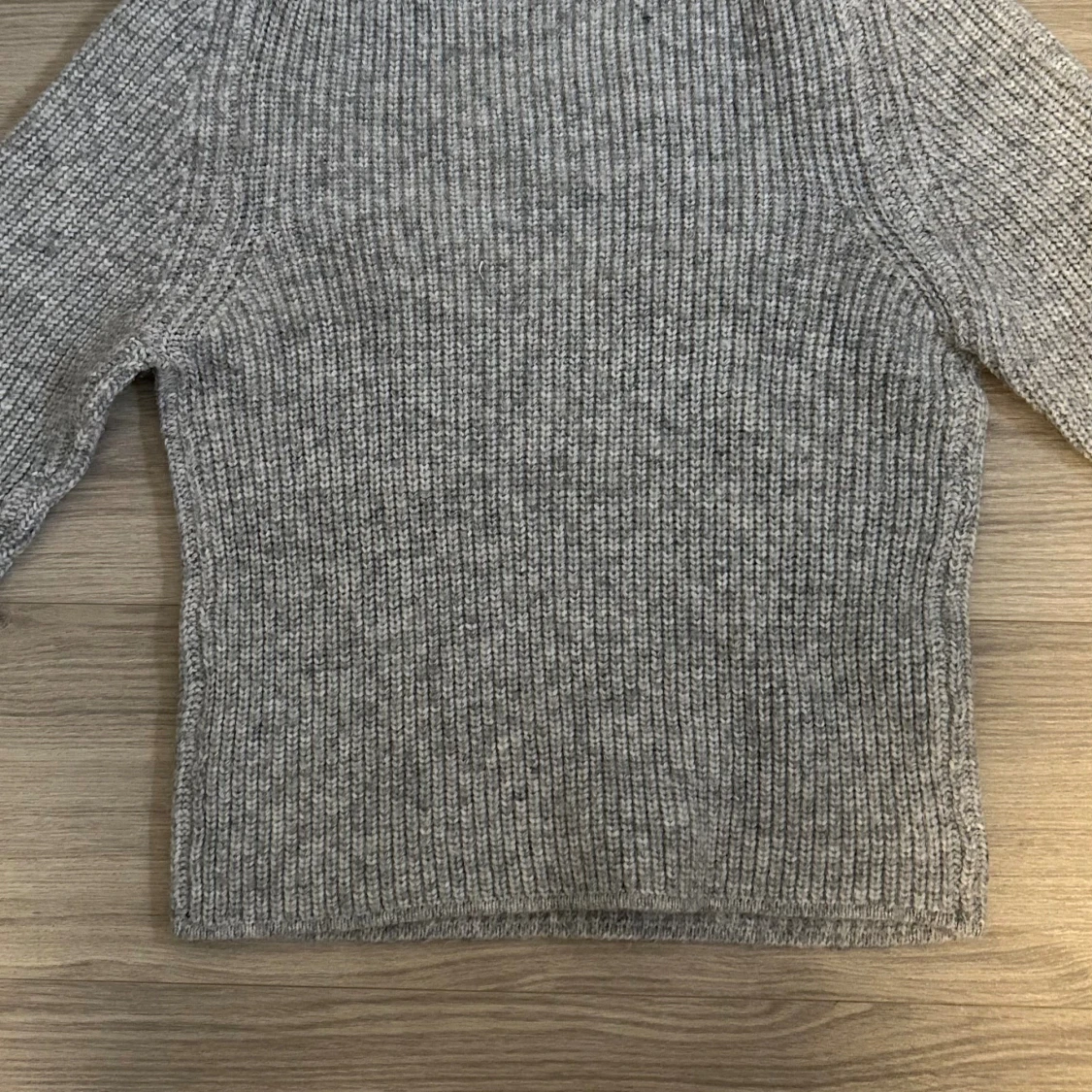 Grå ribbstickad tröja Gina Tricot - 1