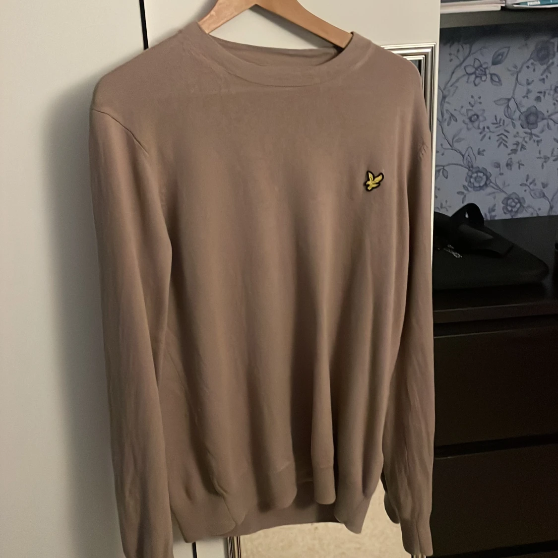 Beige tröja från Lyle & Scott, L