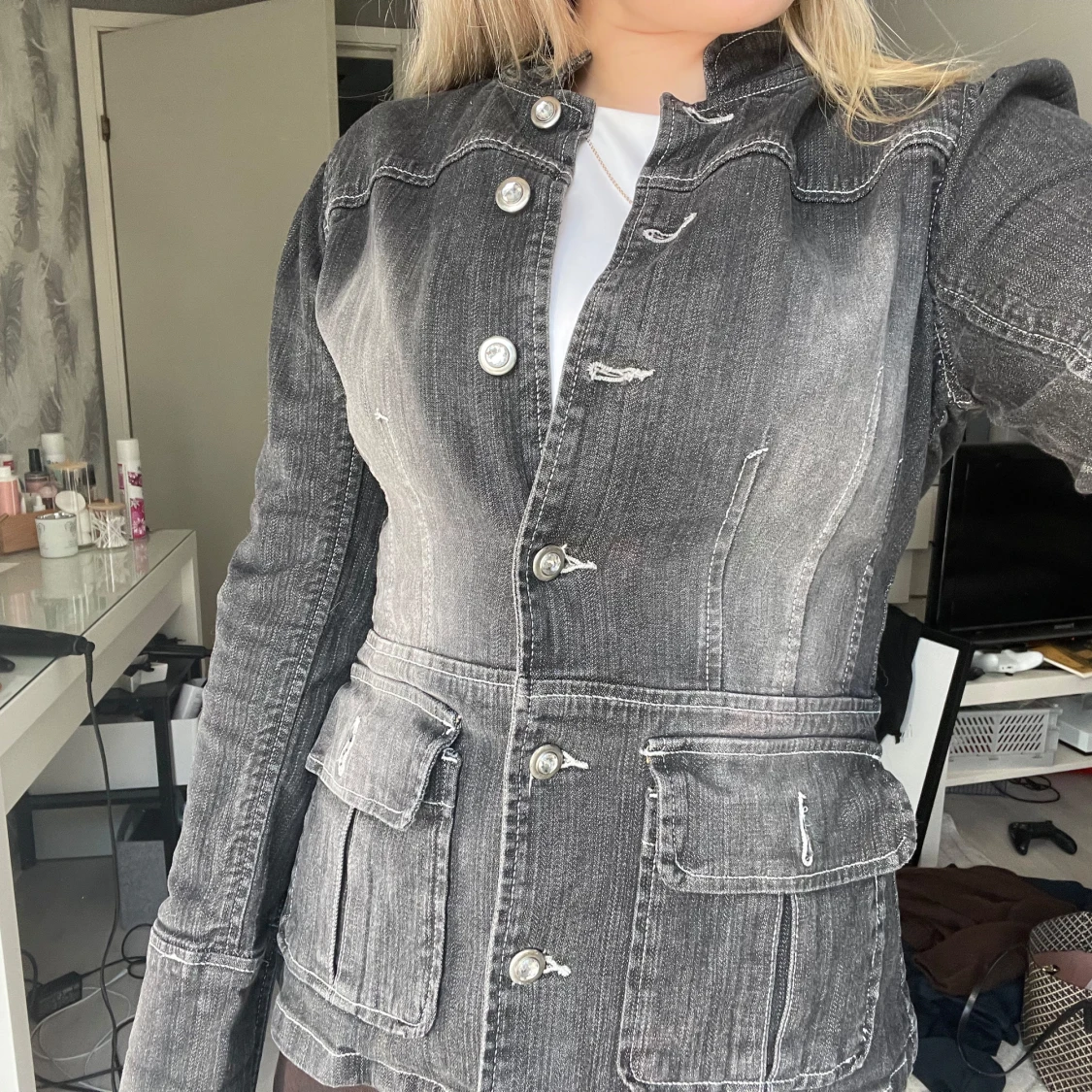 Svart/grå jeansjacka från Pastille Menthe