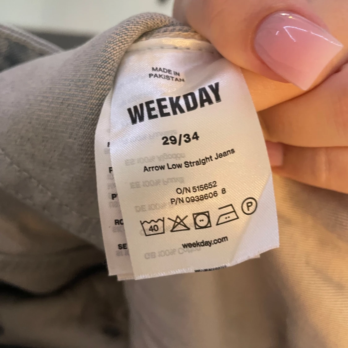 Arrow low waits jeans från Weekday  - 1