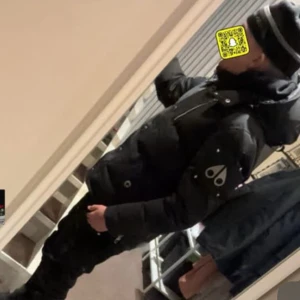  Moose Knuckles jacka  - Jackan e typ helt ny använt max 5 gånger sen har vit päls åxå👌