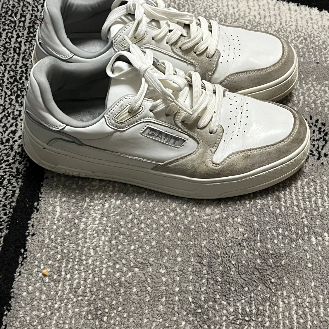 Vita sneakers från Gant i skinn och mocka - 2