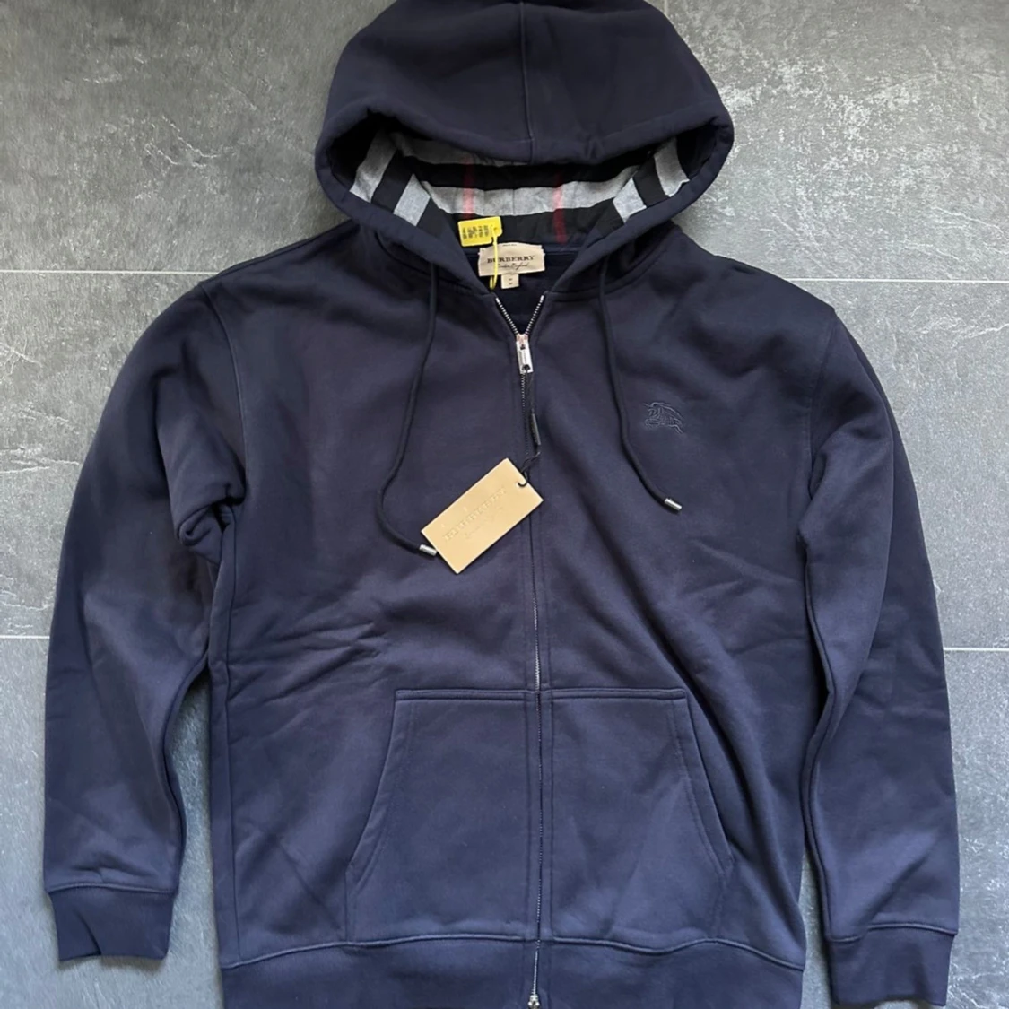 Mörkblå hoodie från Burberry M