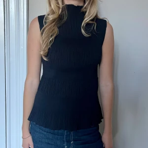 Svart polo topp - Så snygg svart topp🌟