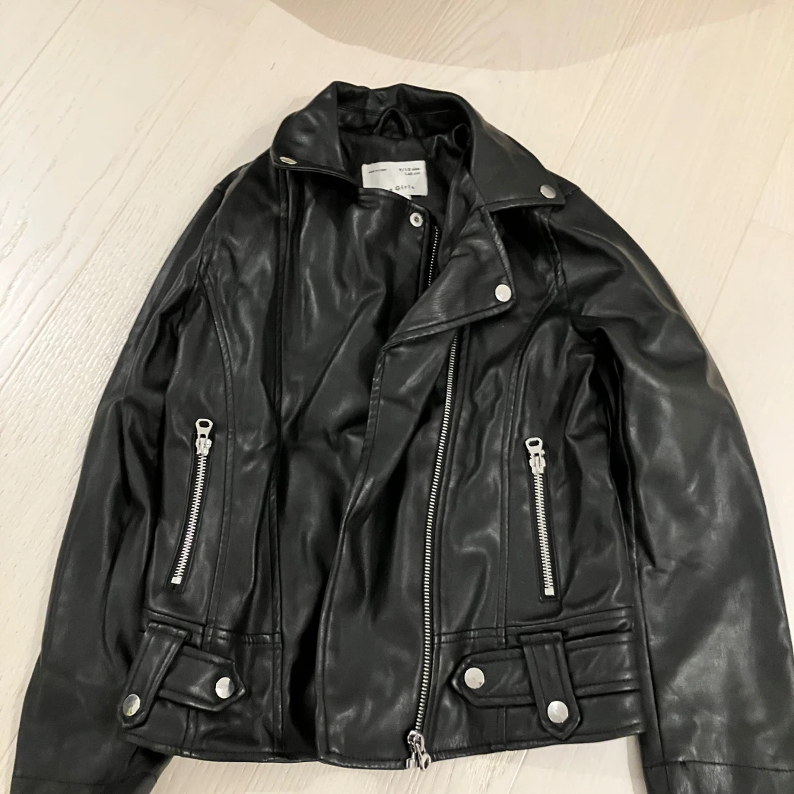 Svart skinnjacka från Zara Girls 140cm NY  - 4