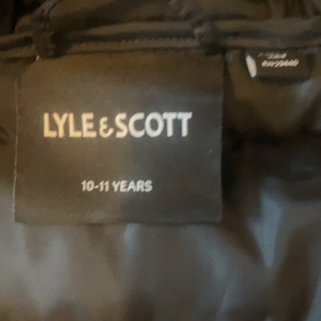 Mörkblå dunjacka från Lyle & Scott - 2