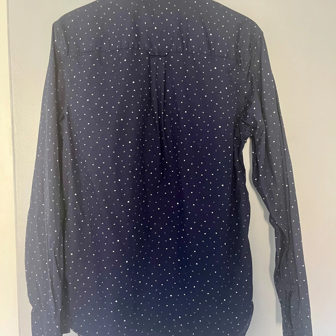 Mörkblå prickig skjorta Lyle & Scott - 2