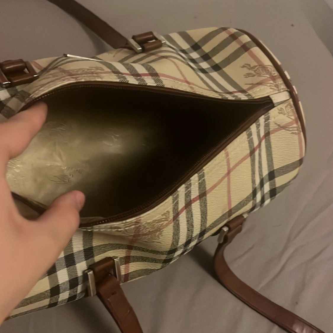 Rutig handväska från Burberry - 2