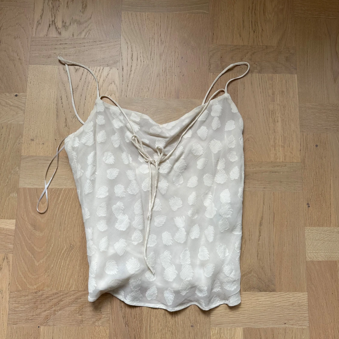 Vit mönstrad linnetopp från H&M - 2