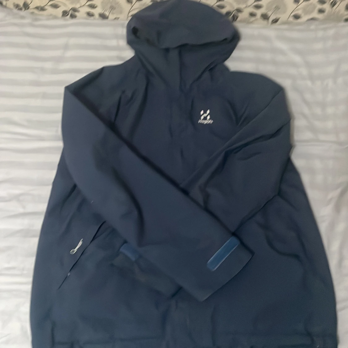 Mörkblå vindjacka från Haglöfs