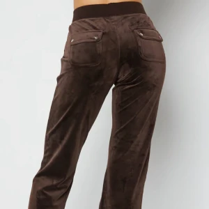 Juicy couture  - Säljer mina juicy byxor. Säljer dom för dom inte kommer till någon användning. Bra skick, nästan aldrig använda. Skriv privat för fler bilder. Pris kan diskuteras!!💞