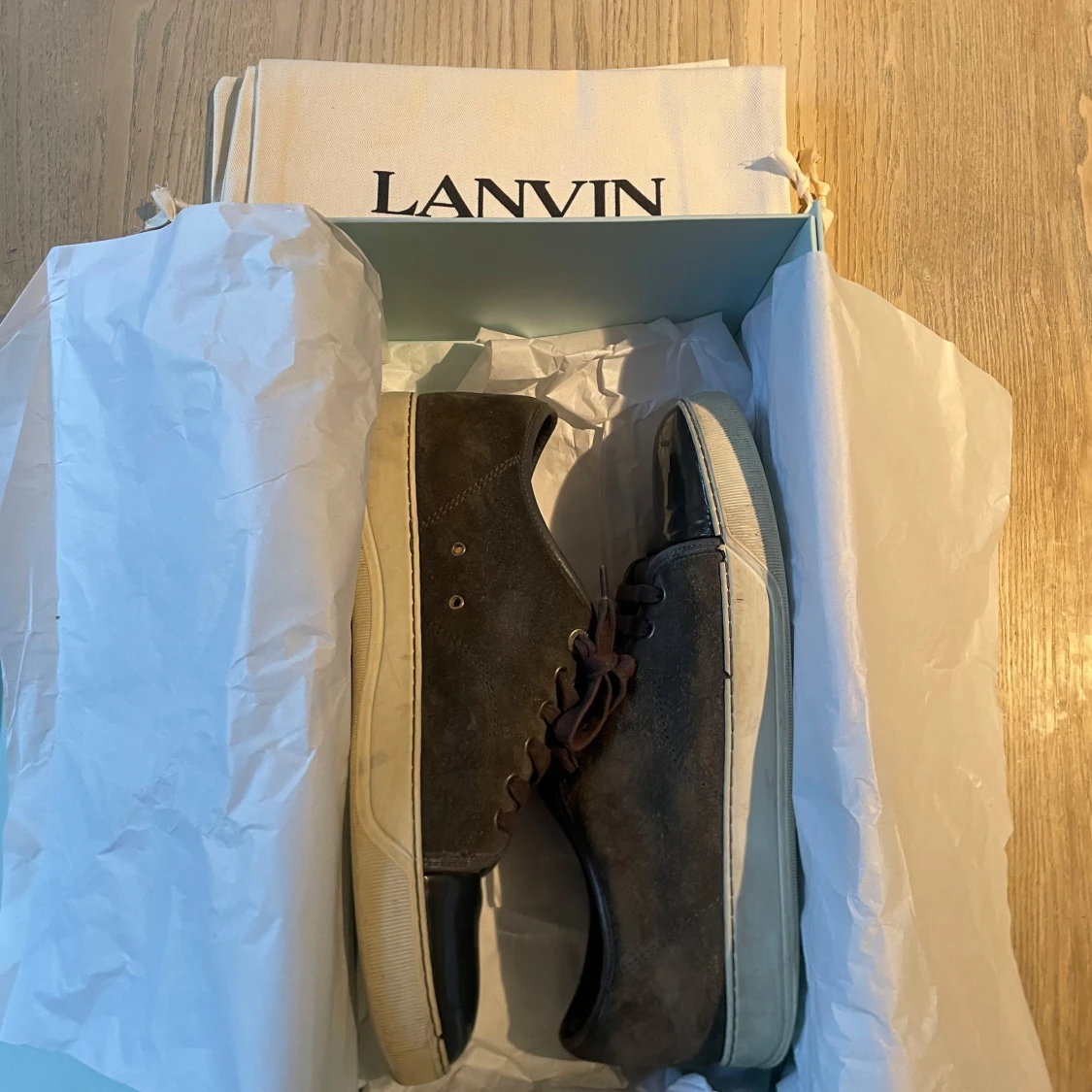  Gråa Lanvin sneakers i mocka och skinn - 1