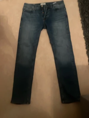 Jack and Jones slim fit jeans  - Riktigt feta jeans från Jack and Jones! I princip nyskick inga defekter köptes nyligen för 999. Storlek 30 30 och väldigt bra passform. Priset självklart diskuterbart😊