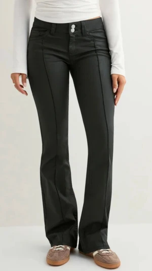 Nelly byxor  - Säljer dessa byxor från Nelly. Helt oanvända och har prislappen kvar.