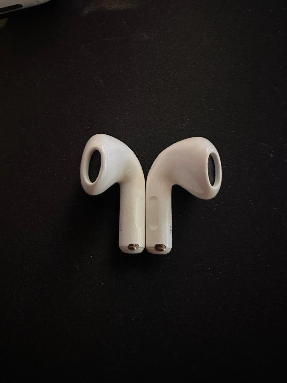 AirPods 4 - 1
