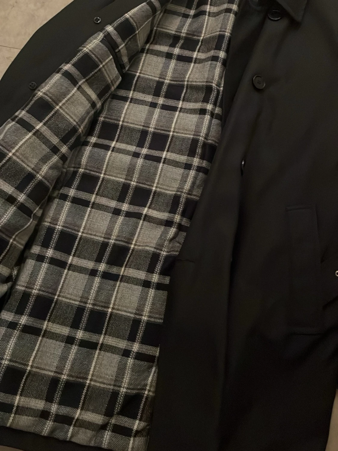 Svart rock med rutigt foder - 1