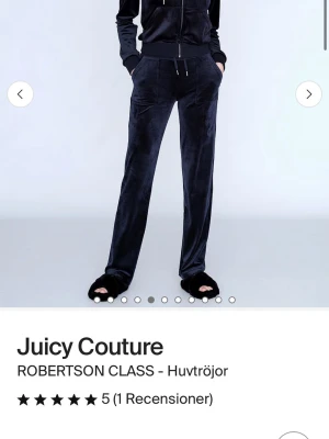 Blått sett från Juicy Couture - Juicy sett används ej inga hål elelr någpt redbar garderob och används inte ❤️
