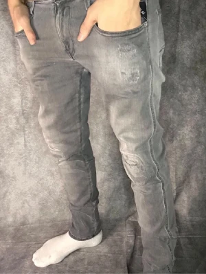 Replay jeans - Hör av dig om du har några frågor!