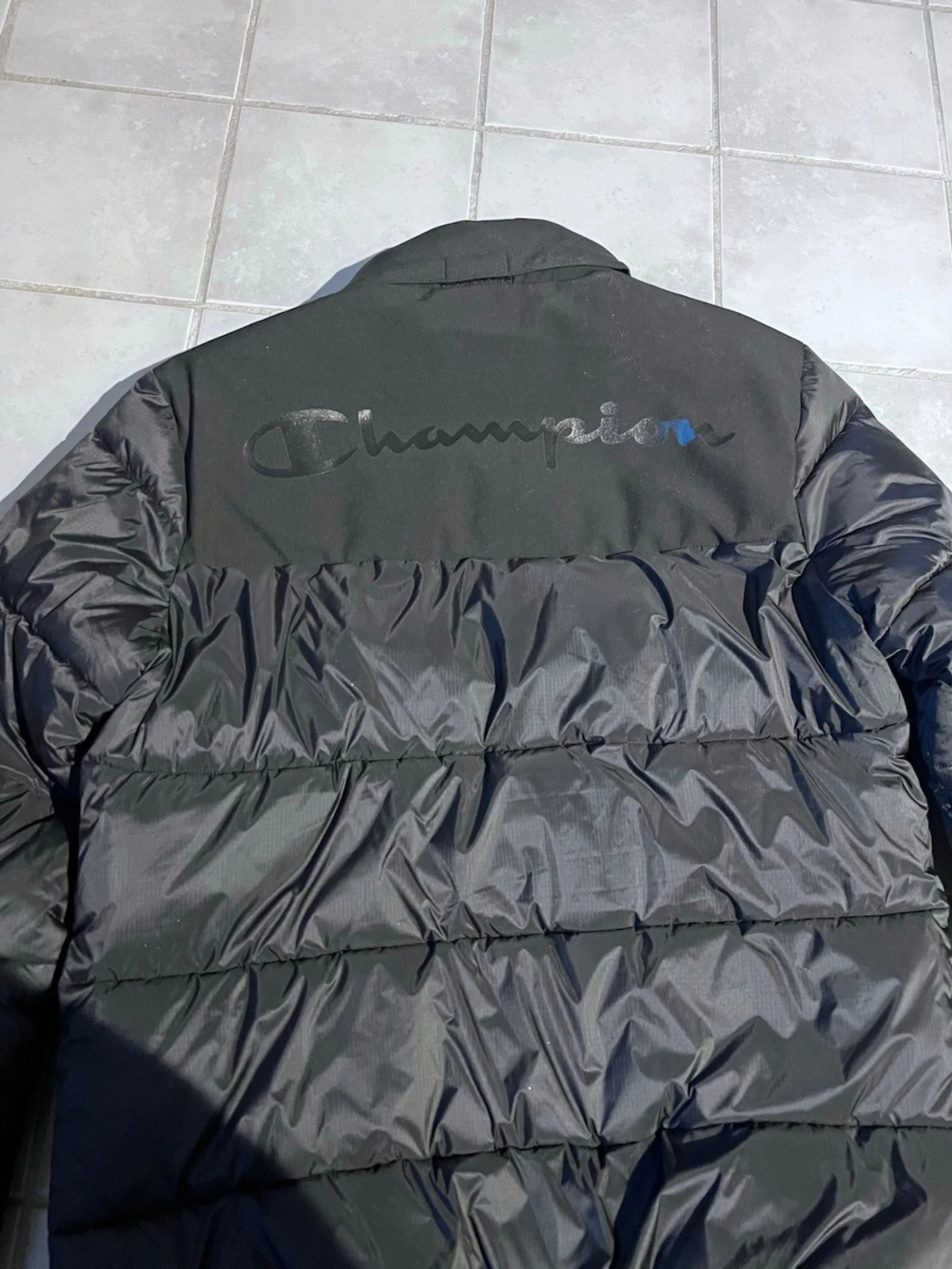 Svart pufferjacka från Champion - 2