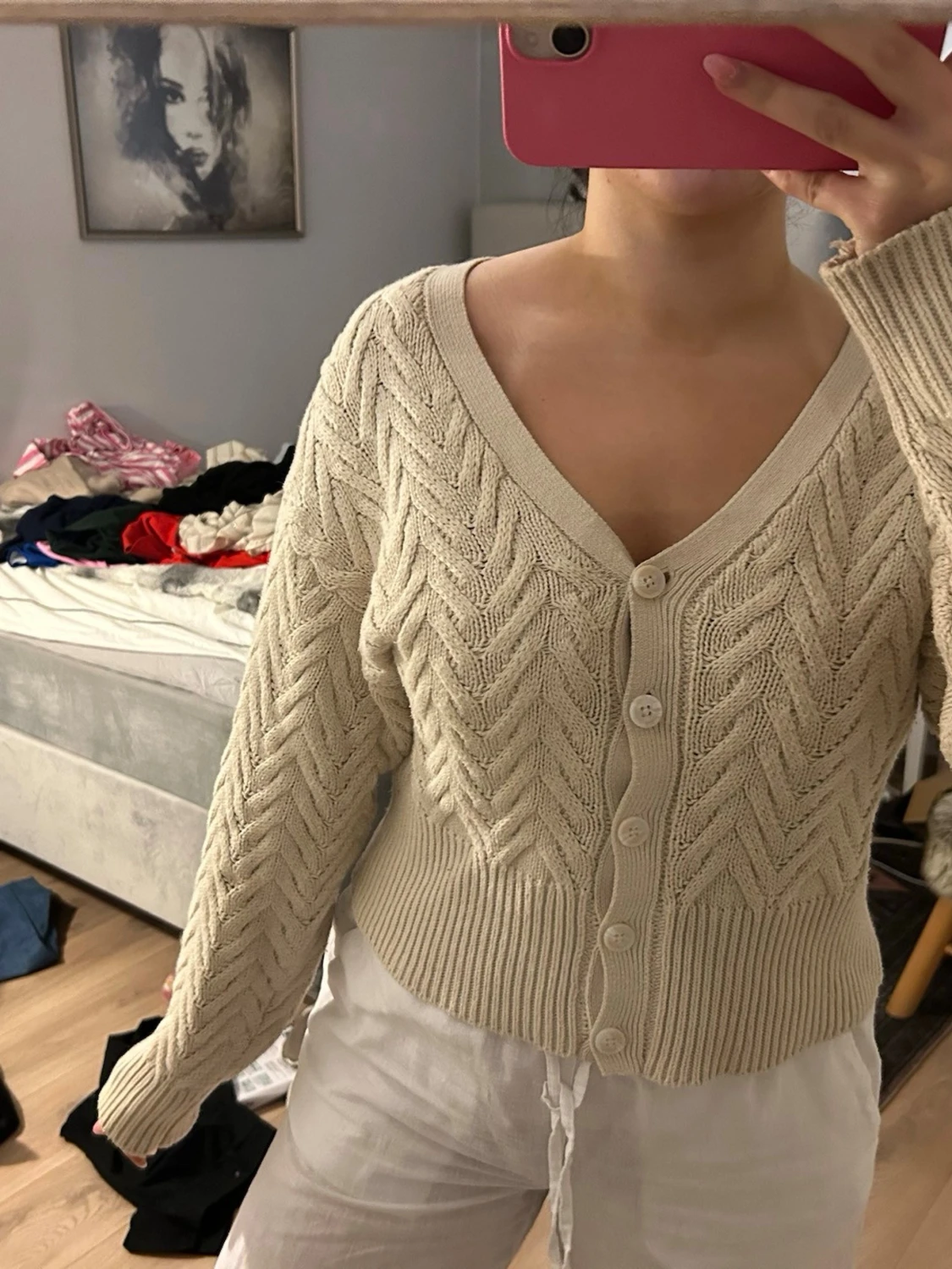 Beige stickad kofta med knappar - 1