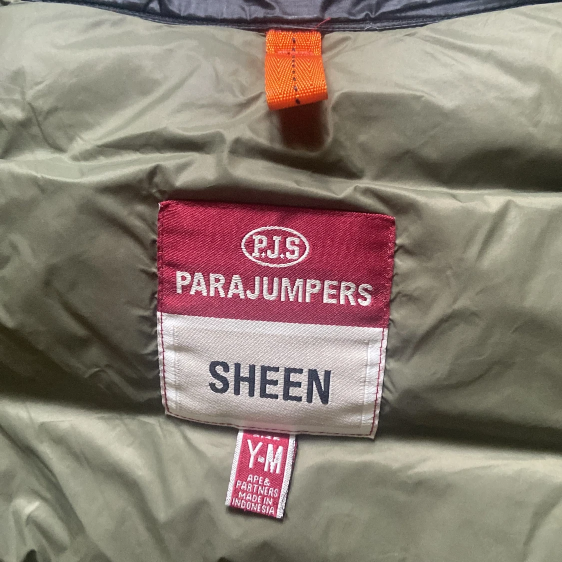 Svart dunväst från Parajumpers - 3