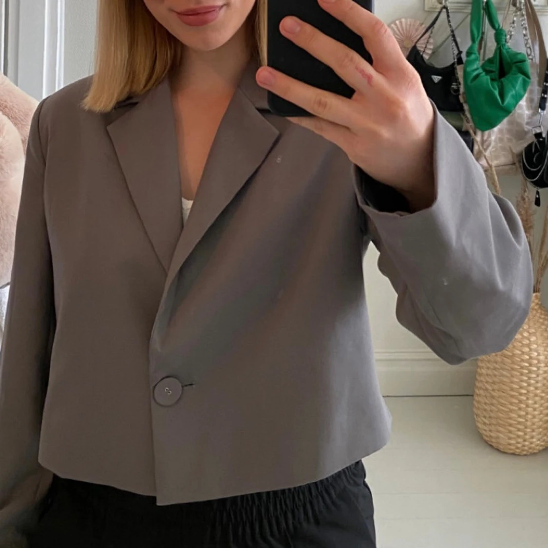 Grå croppad kavaj från Gina Tricot