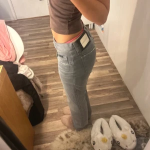 Jeans  - Jeans från dolce & gabbana. Lågmidjade och rak passform.