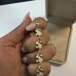 Guldplätterat armband - Superfint🤩 aldrig använt☺️