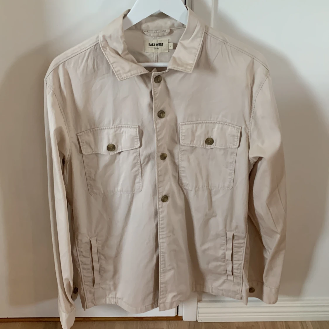 Beige overshirt från East West